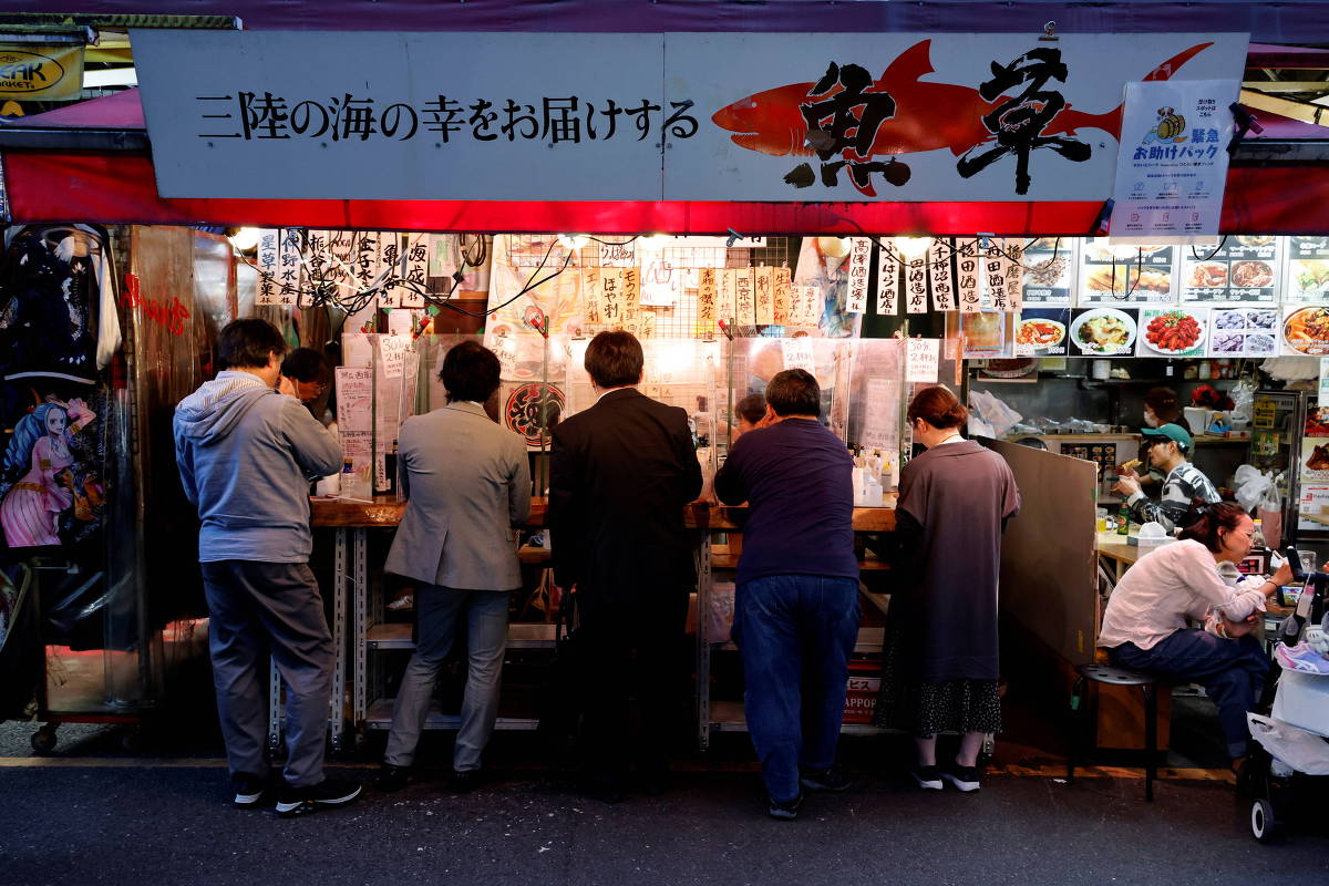 Governo do Japão quer que jovens bebam mais álcool